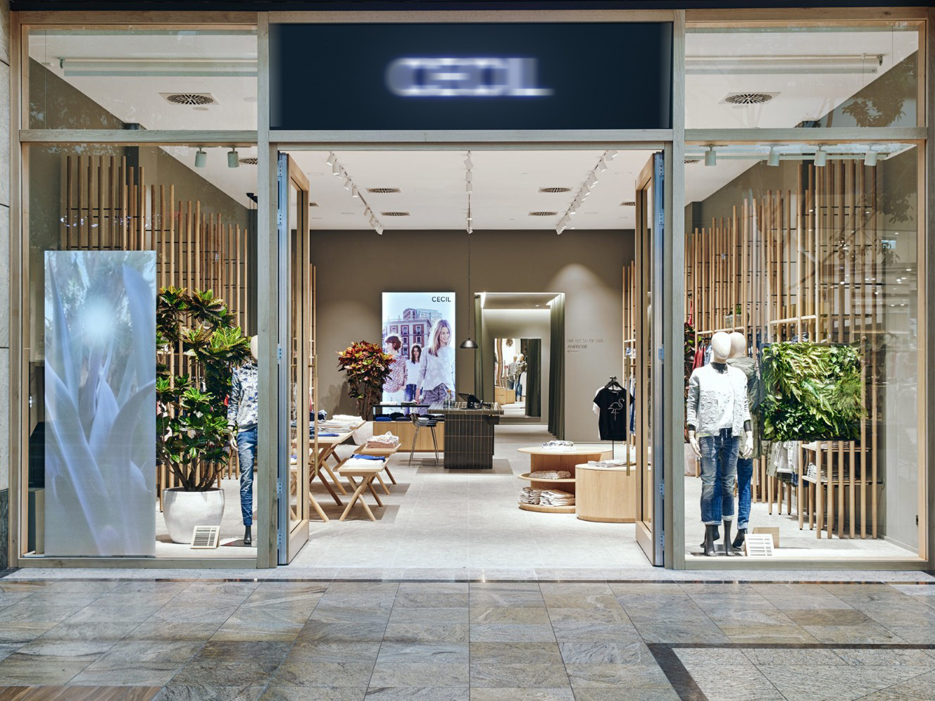 300平方精致服装店装修设计项目(图2)