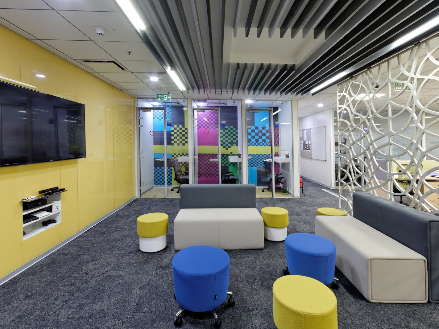 1400㎡广告公司现代简约办公室装修设计项目(图2)